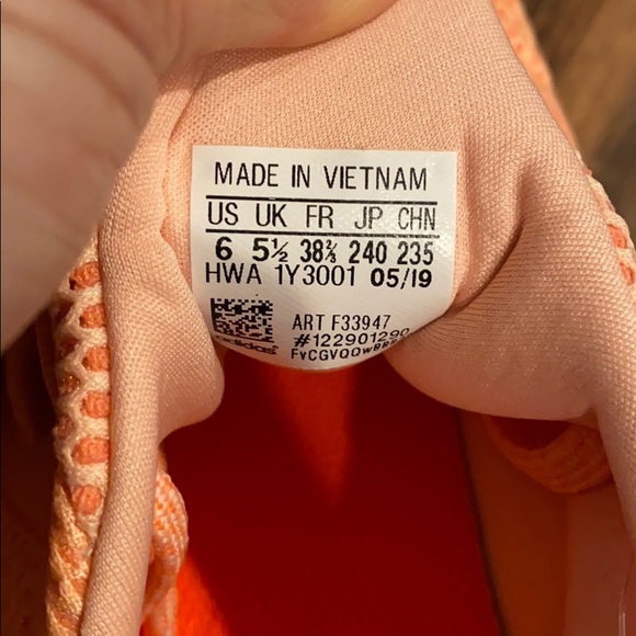 Adidas Alphaboost, 6, NWT - Picture 8 of 14